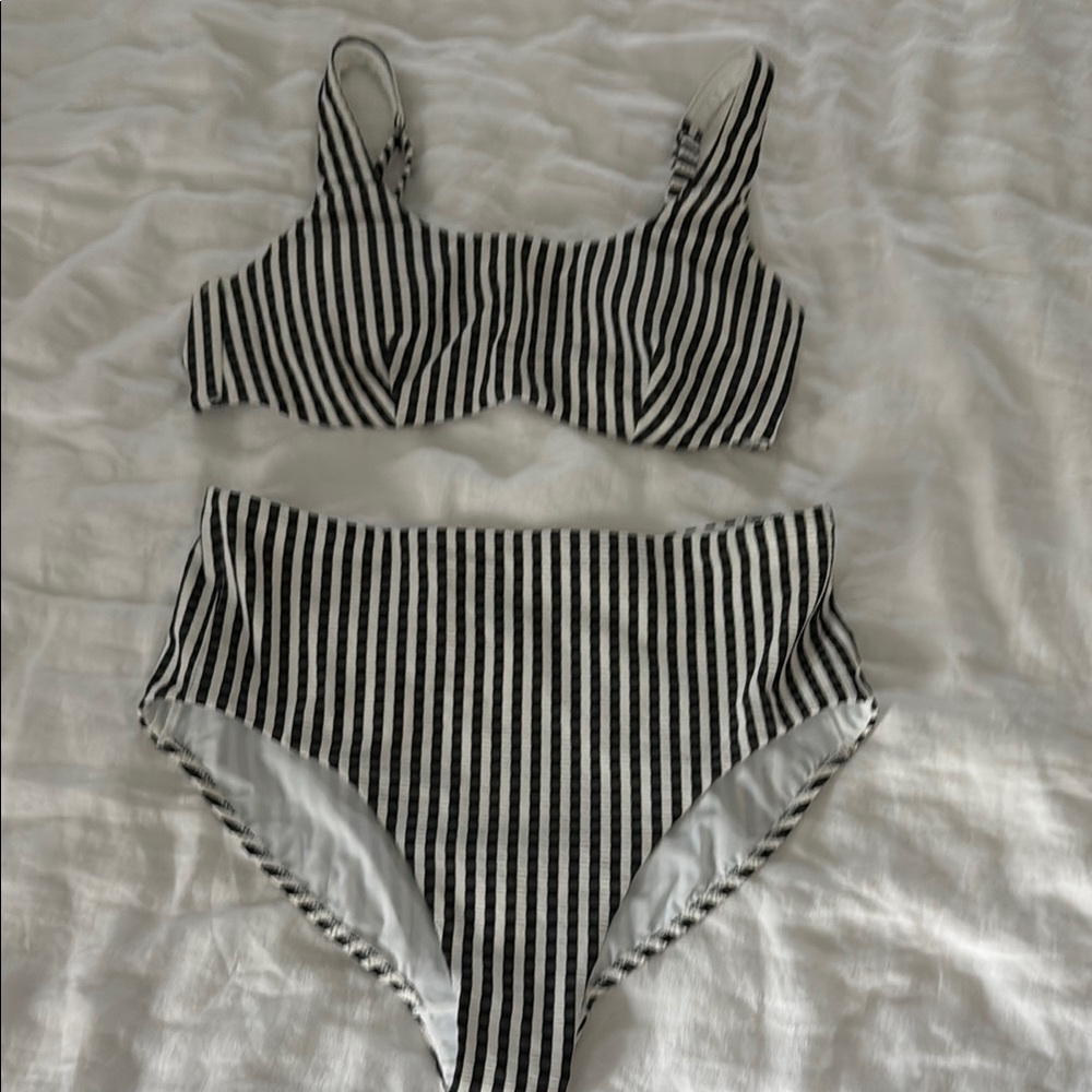 Athleta Searsucker Bikini SZ M